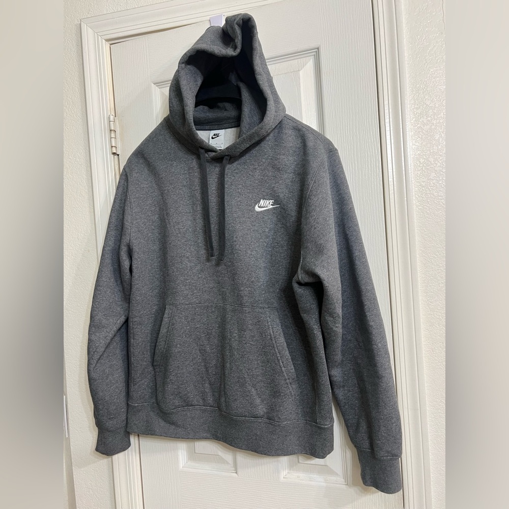 Brand new Nike Men's Charcoal Gray Hoodie fleece Sweater size M